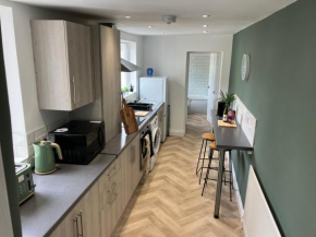 Rose Cottage - City Centre, Hospital CrownWork Studios, Nissan & Stadium of Light